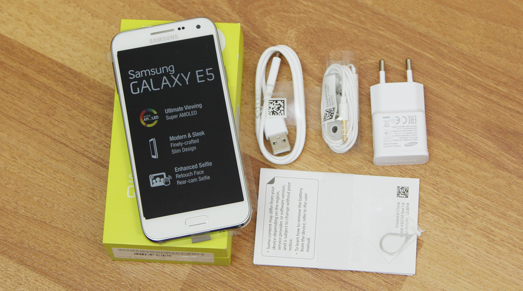 Điện thoại Samsung E5: Wifi bắt khỏe, bền nhưng có lúc vẫn bị lỗi.