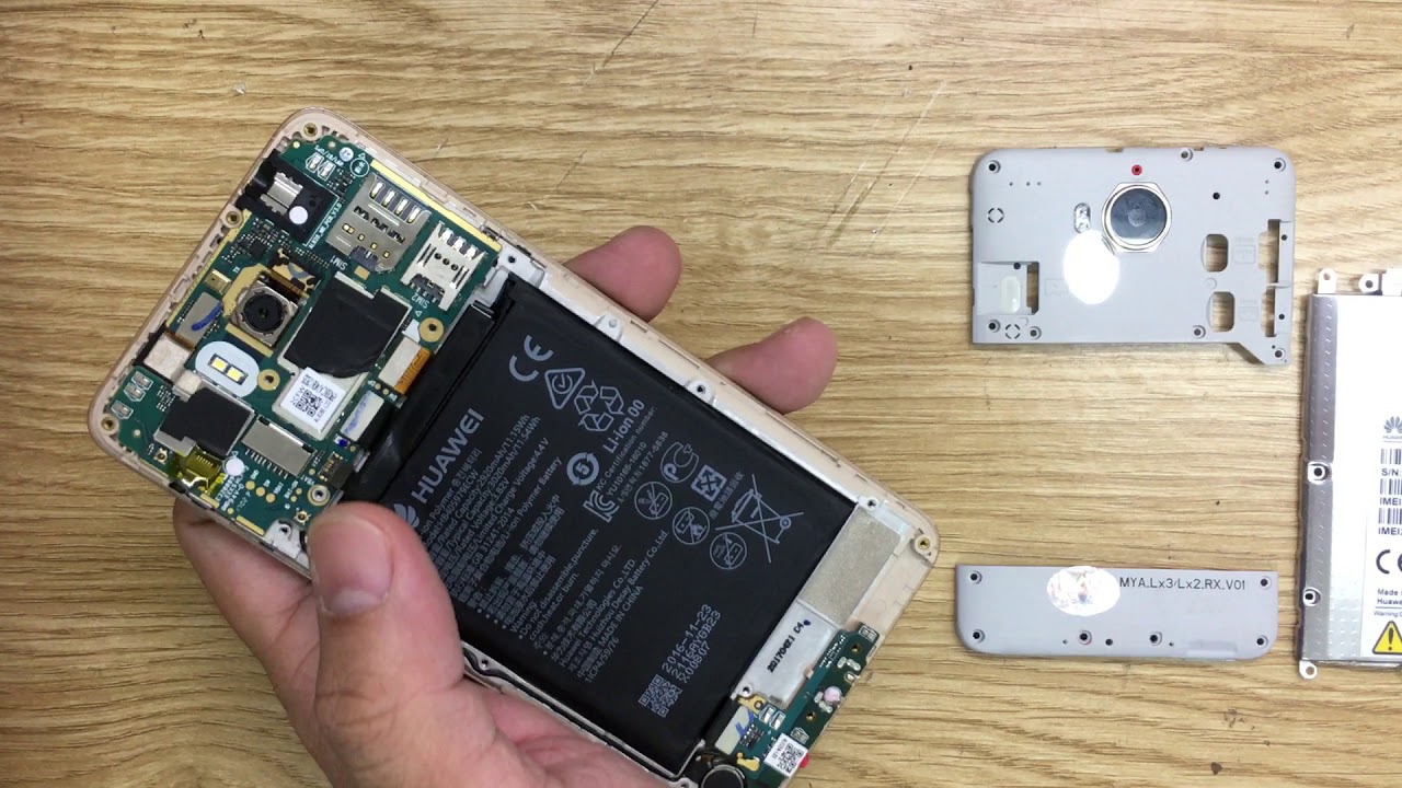 Sửa Huawei Y5 2017 mất nguồn: Cần tìm ra lỗi nằm trên bo mạch.