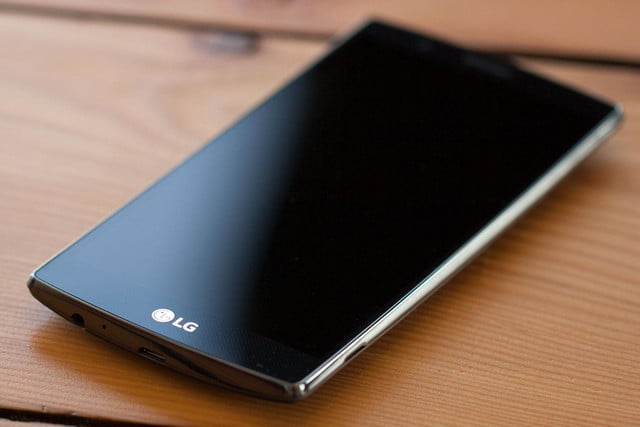 Điện thoại rơi vỡ chết đen màn hình: cần thay màn hình LG G4 chính hãng mới 