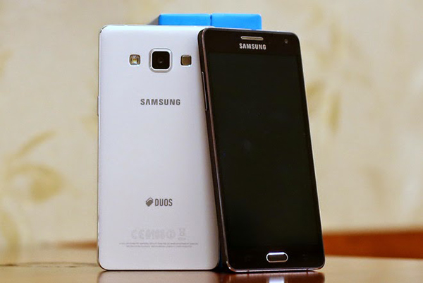 Samsung A5 đang dùng tự dưng sập nguồn, khả năng chập nguồn phải thay IC nguồn khá cao.