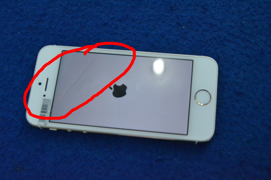 Để pin iPhone 5S phồng quá đẩy lên vỡ màn hình 