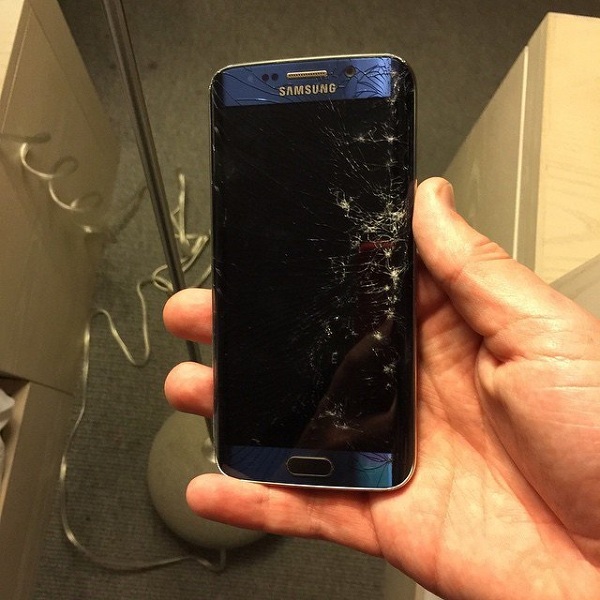 Samsung S6 bị vỡ kính nhiều cần thay thế 